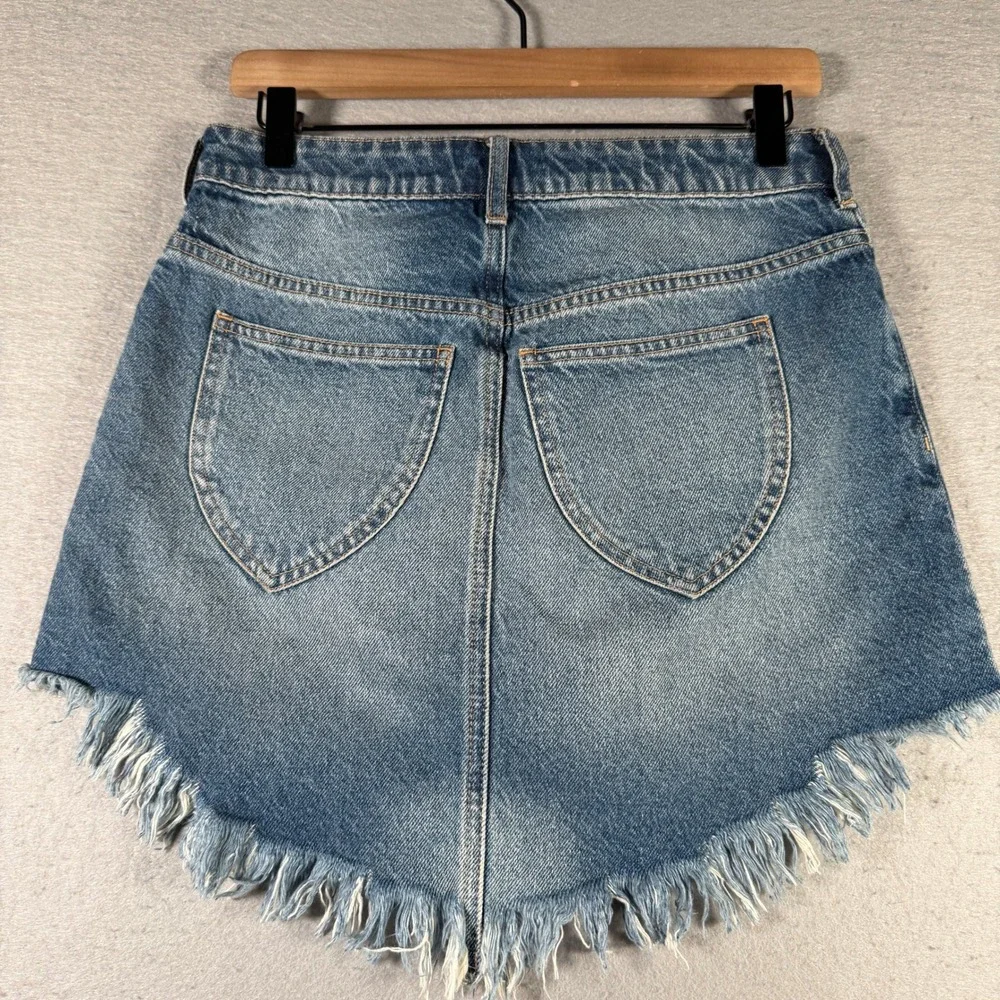 We The Free People Denim Mini Skirt Medium Wash Raw Frayed Tulip‎ Hem Size 26